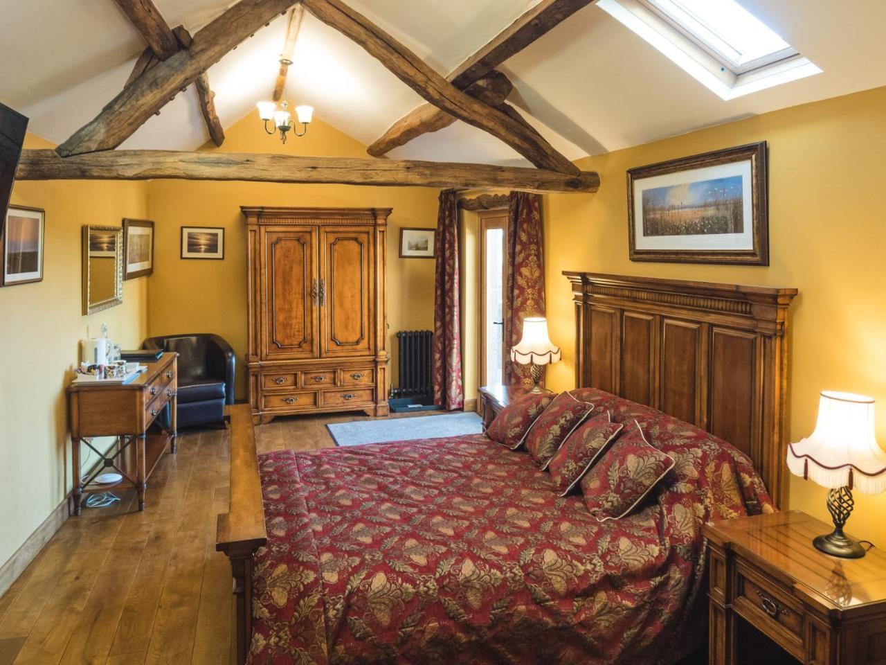 The Wayside And Whisky Barn Hotel Whitbeck Exterior photo