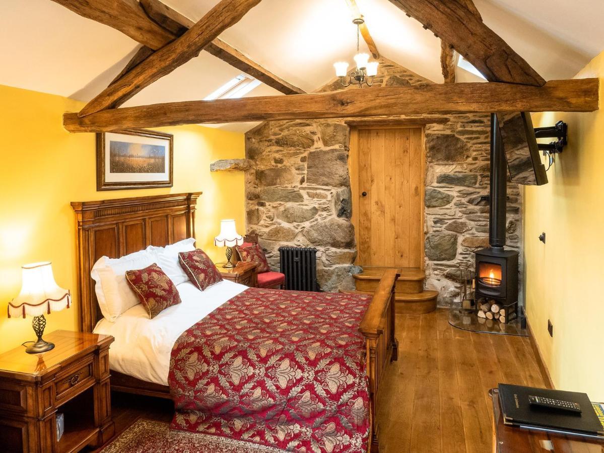 The Wayside And Whisky Barn Hotel Whitbeck Exterior photo